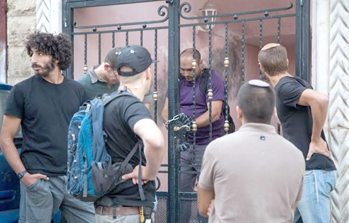 هكذا تستولي "عطيرت كوهانيم" على المنازل الفلسطينية في سلوان!