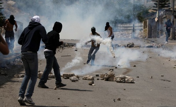 قيادي فتحاوي .. تجاوزات المستوطنين سيؤدي لانفجار وهذا يعني انهيار الكيان الفلسطيني