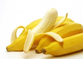 لتضحكي أكثر وتشعري بالسعادة، كلي هذه الفاكهة...