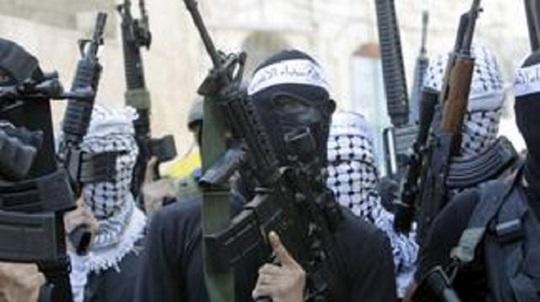 نابلس :جريح فلسطيني في اشتباكات مسلحة بين اجهزة السلطة ومسلحين فلسطينيين