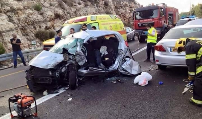 اصابة فلسطينيان وثلاثة جنود اسرائيليين في حادث سير في بيت ساحور