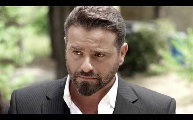 يوسف الخال يفاجئ الجمهور بـ “انا مش لبناني”