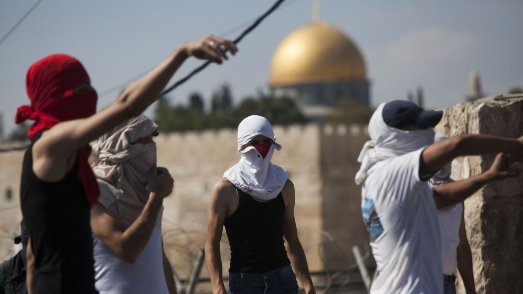وزارة الإعلام: حجارة القدس ستهزم إرهاب الكنيست
