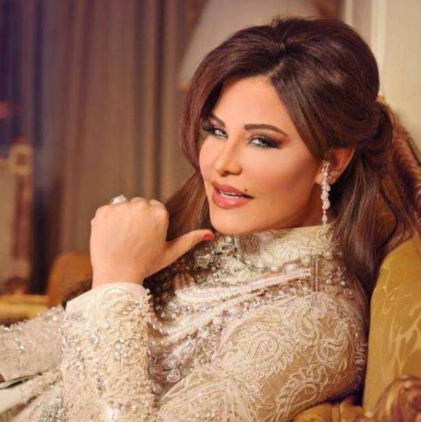 بالصورة : أحلام تثير القلق على سرير المستشفى... ما وضعها الصحي؟!