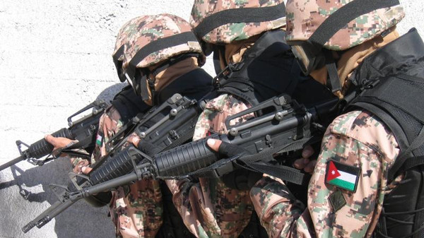 5 قتلى في هجوم على مكتب المخابرات بالأردن