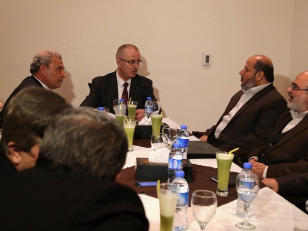 مشاورات حماس إلى أين وصلت بشأن الحكومة الجديدة وهل العائق شروط الرباعية