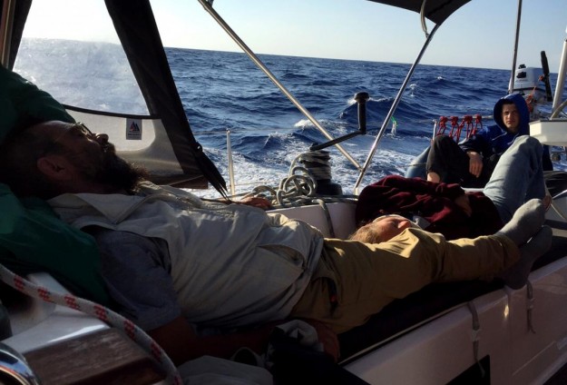 ما هي مضمون الرسالة التى وجهتها اسرائيل إلى ركاب السفينة قبل السيطرة عليها