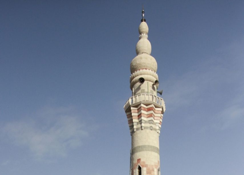 القائمة الموحدة: حظر الاحتلال لصوت الآذان تعدٍ عنصري على حرية العبادة
