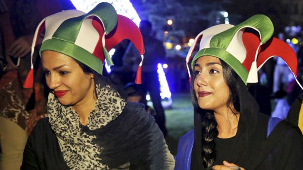 الغارديان: الشاراع الإيراني يترقب تقرير وكالة الطاقة الذرية بتفاءل