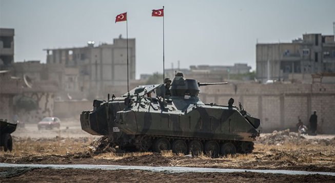 مدرعات تركية تتقدم إلى بلدة الراعي لدعم الجيش السوري الحر