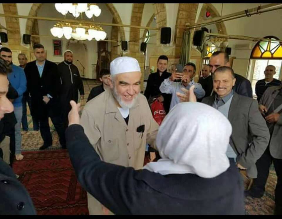 حماس تهنئ شيخ الأقصى رائد صلاح بالإفراج عنه