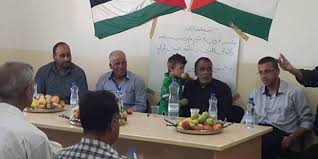 أهالي قرية الكوم يستقبلون الطفل دوابشة وعائلته