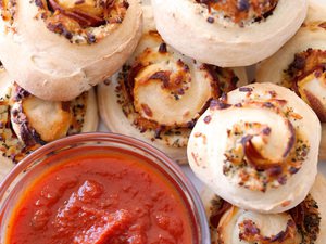 رولات البيتزا