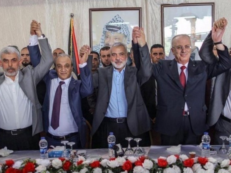 الكشف عن التسريبات الأولية لنتائج اللقاءات بين حماس وفتح في القاهرة 