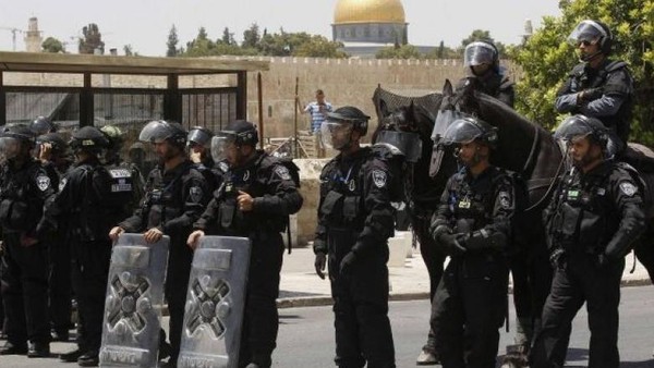 الحكومة تدين إغلاق الأقصى أمام المصلين وتعتبره عمل إرهابي