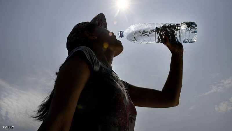 حيل ذكية تجعلك تشرب الكمية الكافية من الماء