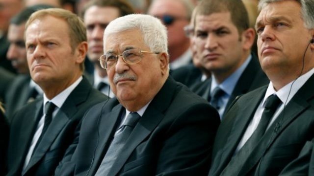 "كحلون" يتهم الرئيس عباس بشن حرب ضد شعبه بدأها بغزة