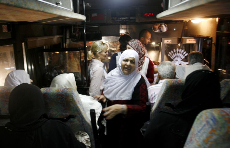 بسجن رامون: 86 مواطناً يتوجهون لزيارة 43 معتقلاً