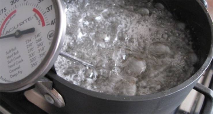 دراسة تحذر من غلي المياه أكثر من مرة