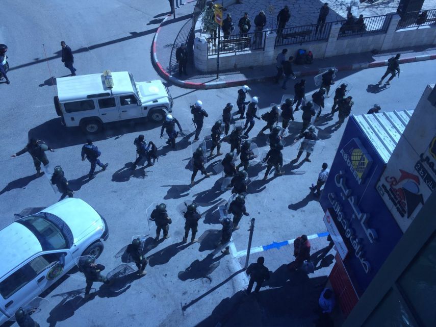 بالصور: فض اعتصام لحزب التحرير ضد الاعتقال السياسي