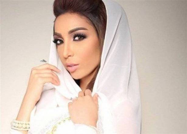 دنيا بطمة تكشف حقيقة حملها وترد على حماتها