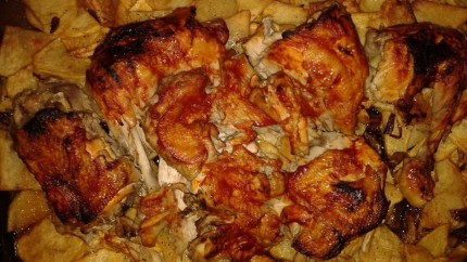 دجاج مع بطاطا بالفرن
