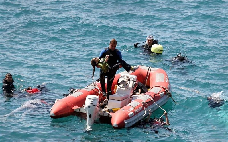 مصرع 7 أشخاص إثر غرق قارب شرق إندونيسيا