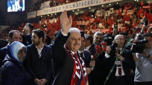 يلدرم يدعو لتأييد التعديلات الدستورية باستفتاء أبريل