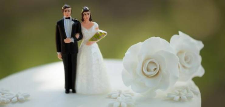 فيديو : ما حكم الجماع في فترة ما بين كتب الكتاب وقبل "الفرح"؟