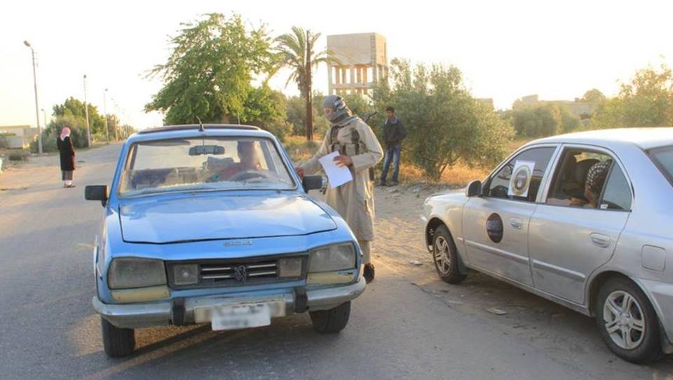 صور: لأول مرة .. "شرطة إسلامية" تظهر في رفح المصرية