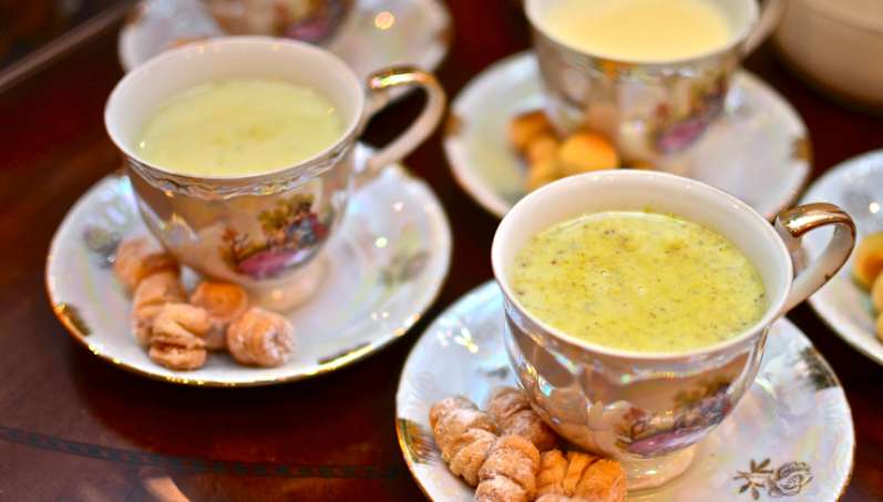 مشروبات : حليب الكسترد الساخن