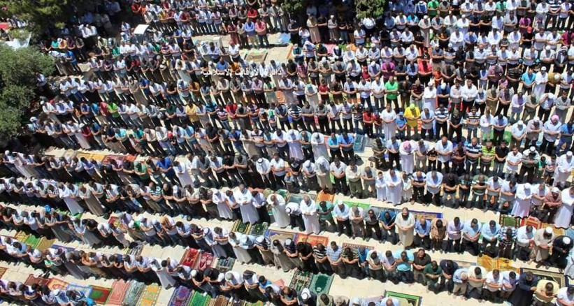 300 غزي يغادرون القطاع للصلاة في الأقصى