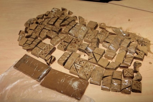 ضبط مواد مخدرة داخل منزل في جنين