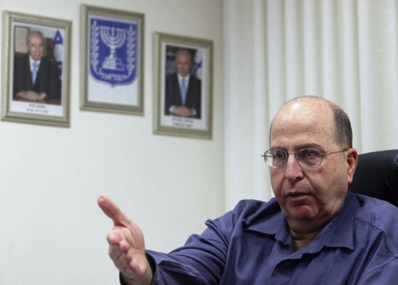 "يعلون" يوقع قرار حظر مصاطب العلم بالأقصى