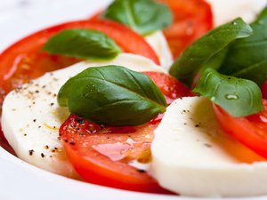 طريقة تحضير سلطة الكابريز