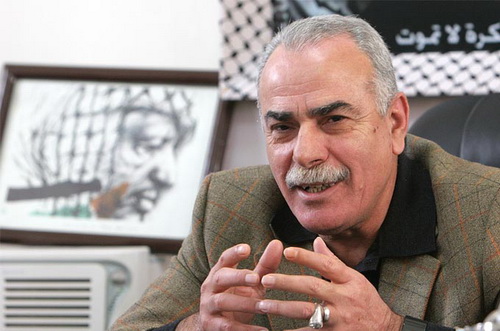 الاحتلال يحتجز اللواء أبو العينين على جسر الكرامة