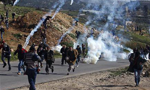 إصابات بقمع الإحتلال لمسيرة في بيت ساحور