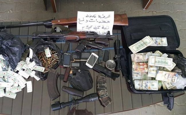 النيابة توقف 5 متهمين بحيازة مخدرات وأسلحة شرق مدينة غزة