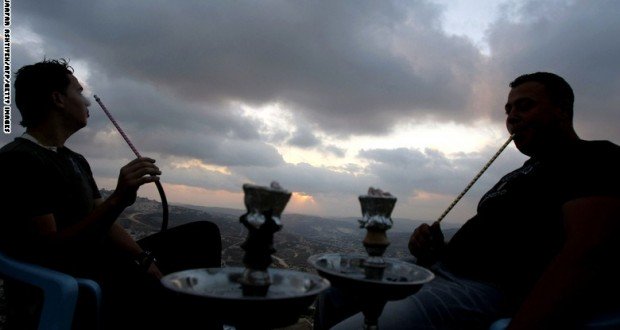 فلسطيني يدفع أكثر من 2000 شيكل ثمنا لـ ”رأس أرجيلة”