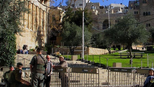 منع رفع الآذان بـ"الحرم الابراهيمي" 50 مرة بيونيو