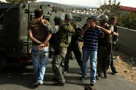 الاحتلال يعتقل 12 مواطناً من أنحاء متفرقة في  القدس