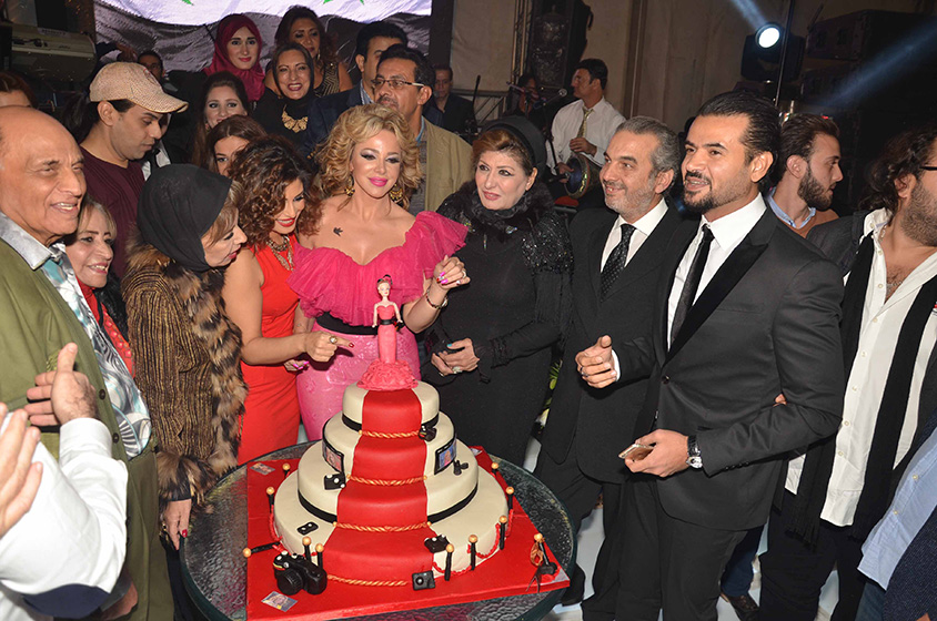 بالصور :سوزان نجم الدين تحتفل بعيد ميلادها بصحبة أصدقائها