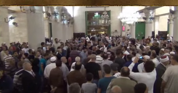 شاهد بالفيديو : ماذا حدث في المسجد الاقصى "وماذا قيل لقاضى القضاة الاردن"