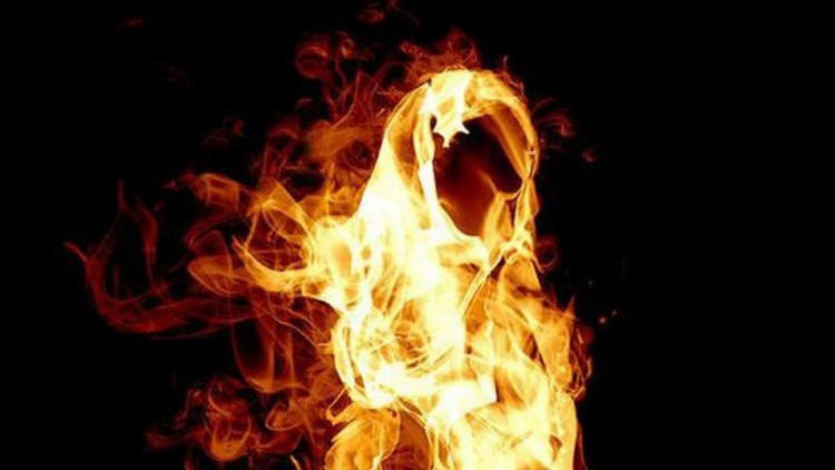 إصابة شاب بعد محاولته حرق نفسه في خانيونس