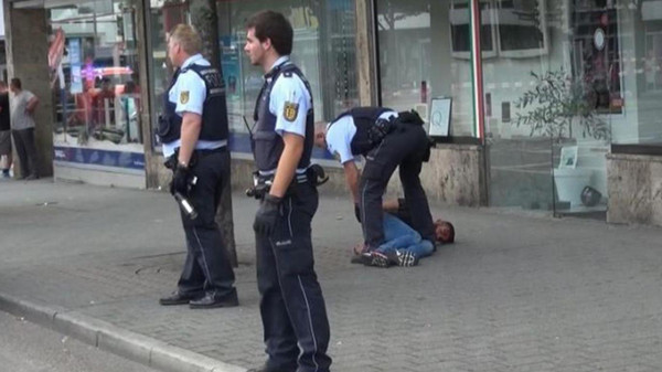 ألمانيا.. انفجار عبوتين ناسفتين في مسجد ومركز للمؤتمرات ولا إصابات