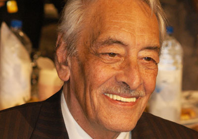 صورة: مدير أعمال الفنان جميل راتب ينفي خبر وفاته