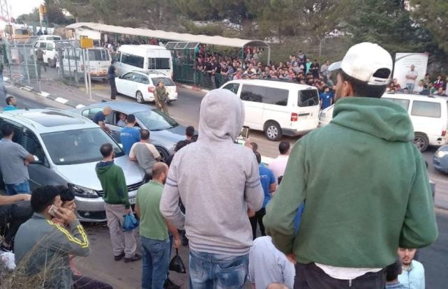 الاحتلال يمنع وصول آلاف العمال إلى عملهم في المستوطنات