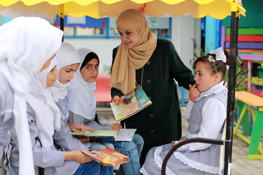 "الاونروا": مستمرون في تقديم المساعدات لـ 1.3 مليون لاجئ في القطاع