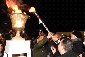 الرئيس يوقد شعلة الانطلاقة الـ52 بمقر الرئاسة
