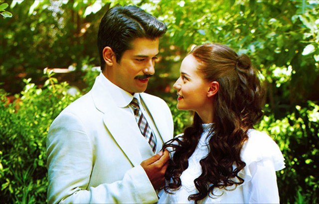 نجوم أتراك جمعهم الحب في 2015